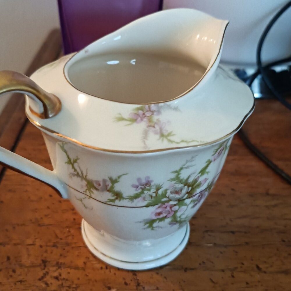 Vintage Theodore Haviland Rosalinde Creamer.. Crafted in USA - Picture 3 of 4